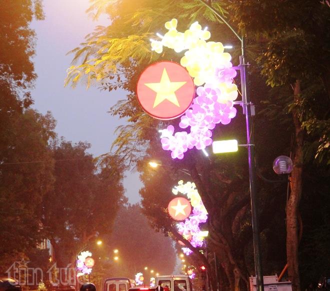 Trang trí phố phường Hà Nội theo từng điểm nhấn ảnh 9